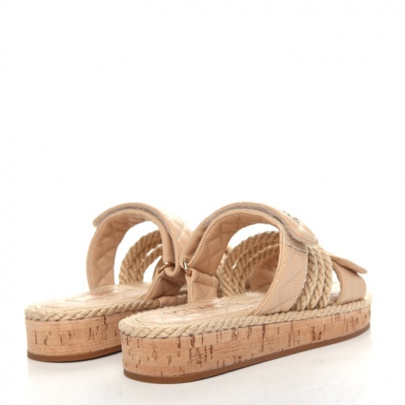 Stunning CHANEL beige Cord Lambskin Quilted Logo 😍 - Picture 4 of 6